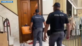 Truffa del "finto nipote" ad una 90enne, due napoletani arrestati ad Ascoli